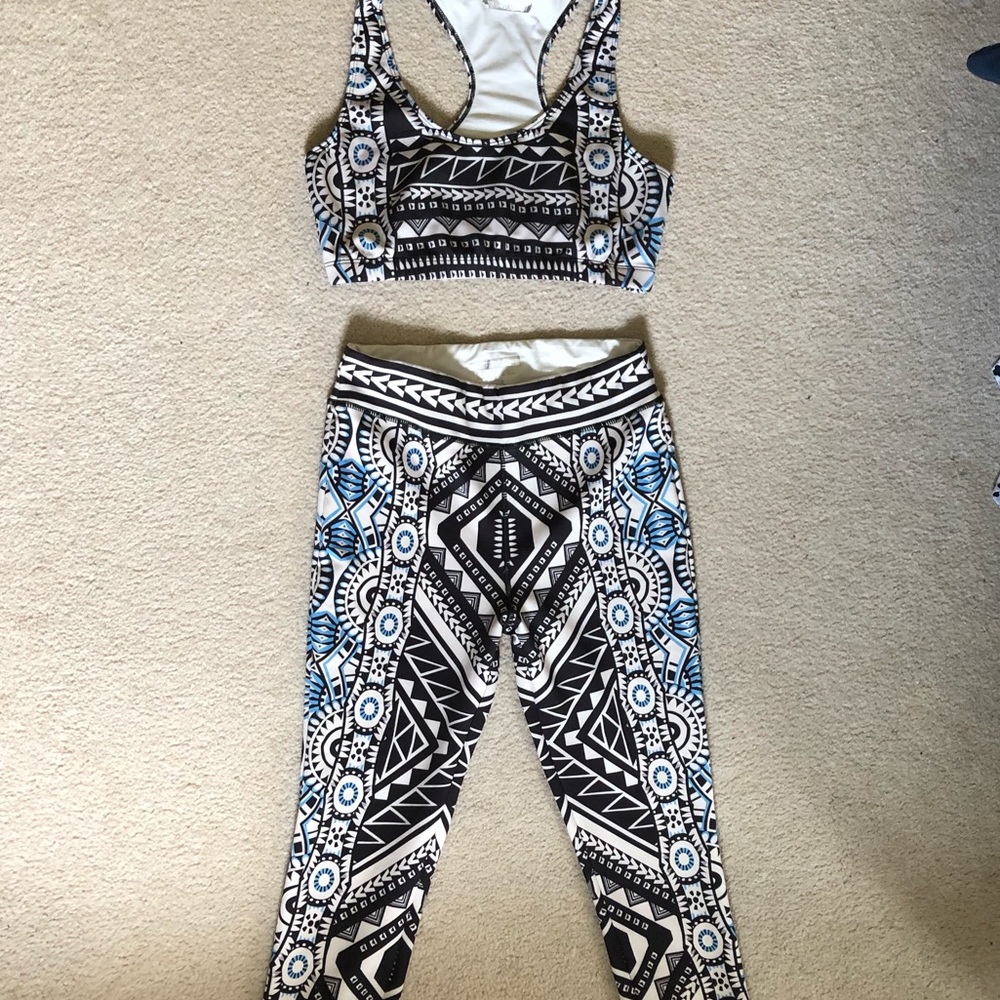 Forever 21 sports bra and matching yoga pants.